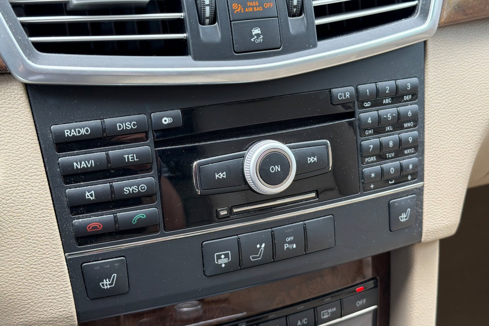 Used 2010 Mercedes-Benz E 350 Sedan image 26