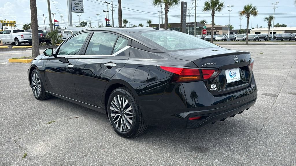 Used 2025 Nissan Altima 2.5 SV FWD image 3