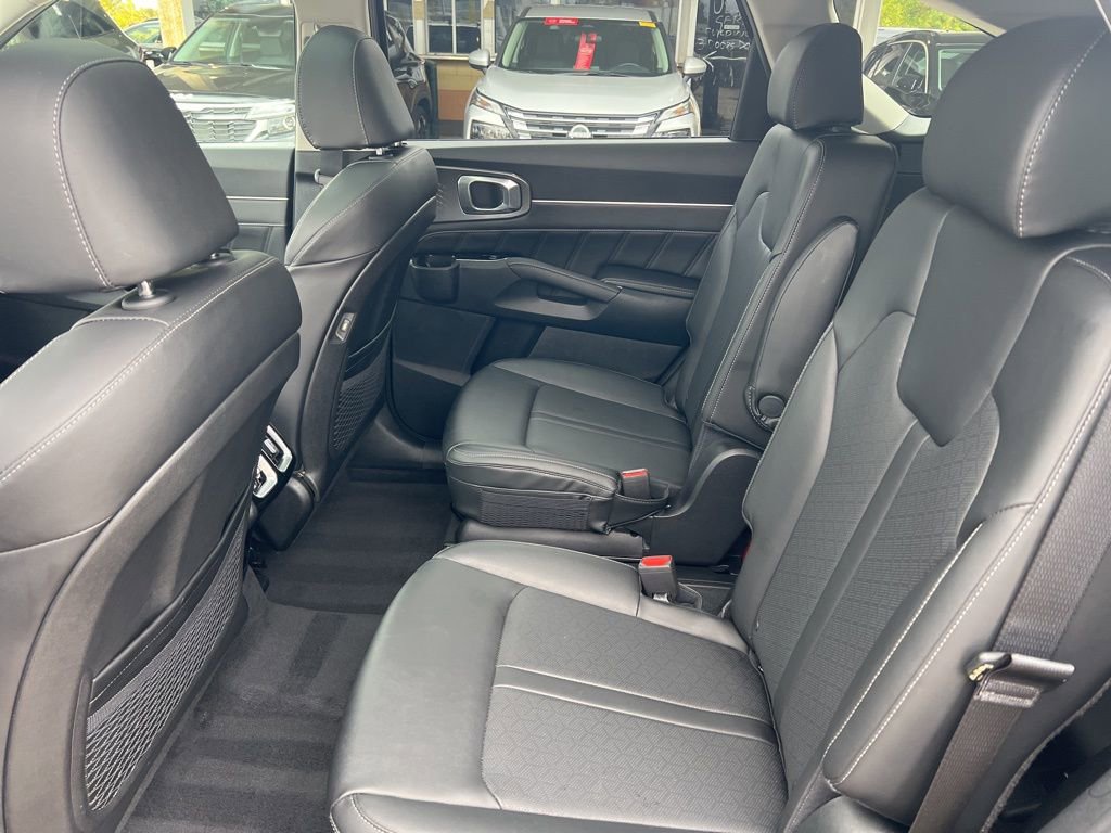 Certified 2022 Kia Sorento SX image 9