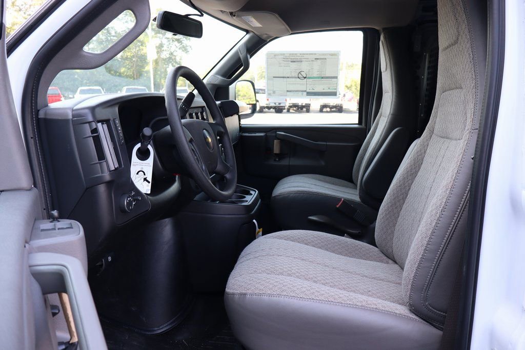 New 2025 Chevrolet Express 2500 w/ Driver Convenience Package image 7