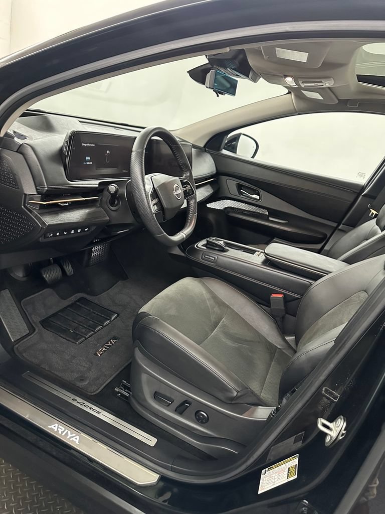 Used 2024 Nissan Ariya AWD image 10