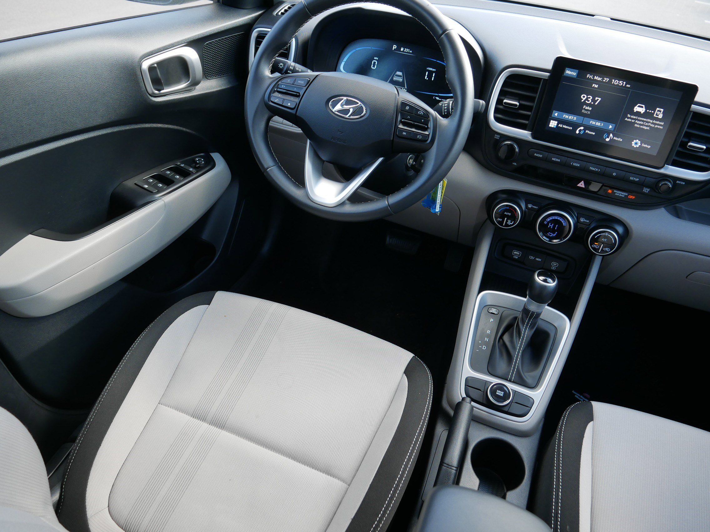 Certified 2023 Hyundai Venue SEL FWD image 9