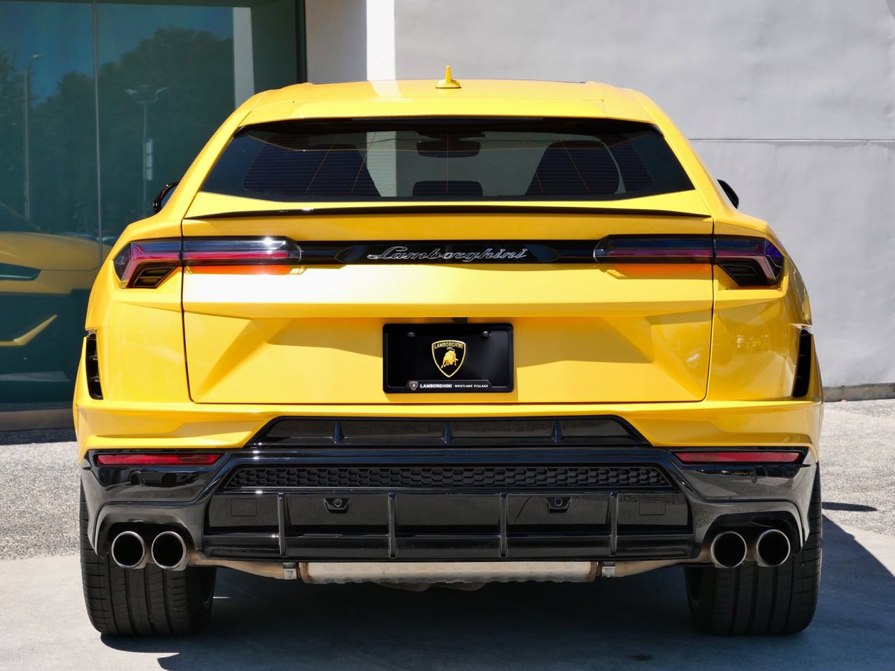 Used 2024 Lamborghini Urus S AWD/4WD image 3