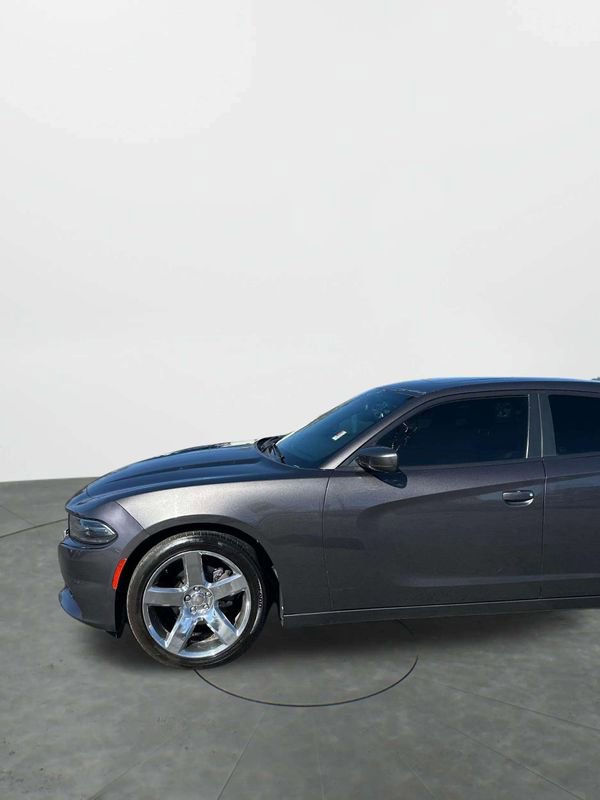 Used 2020 Dodge Charger SXT w/ Leather Interior Group RWD image 16