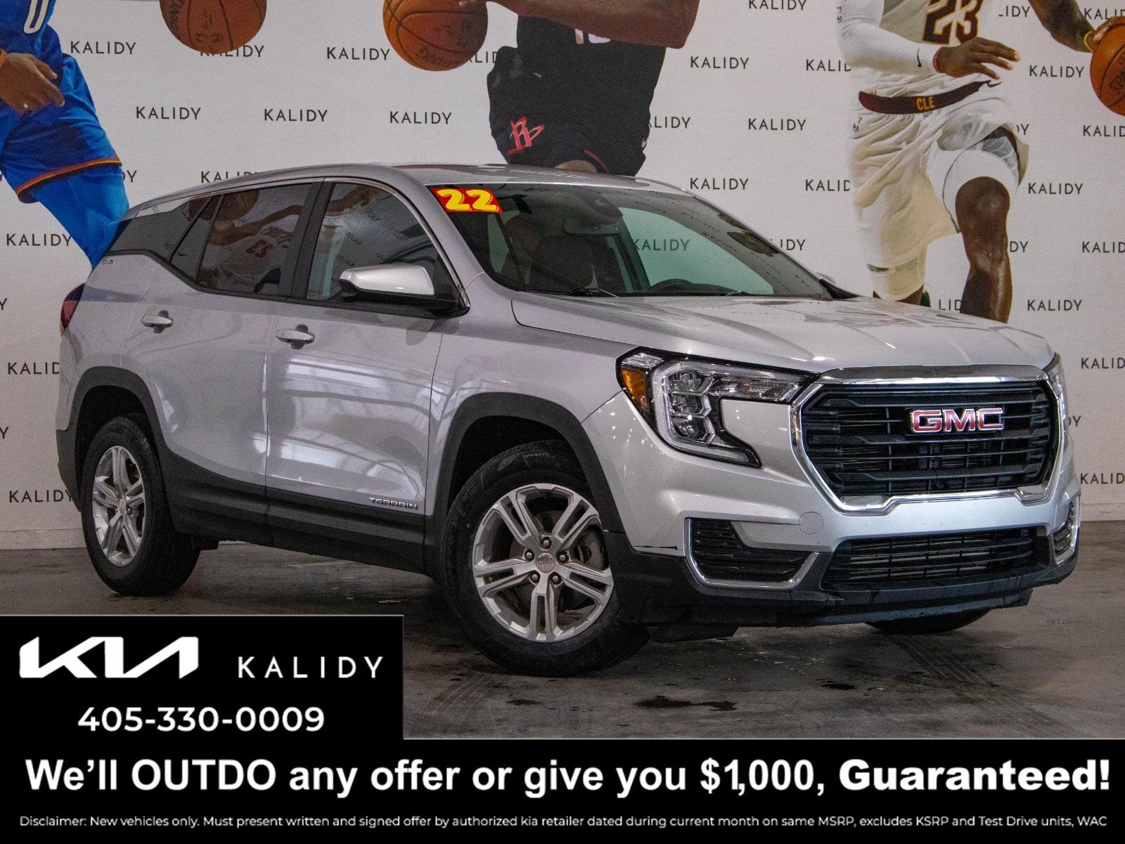 Used 2022 GMC Terrain SLE image 1