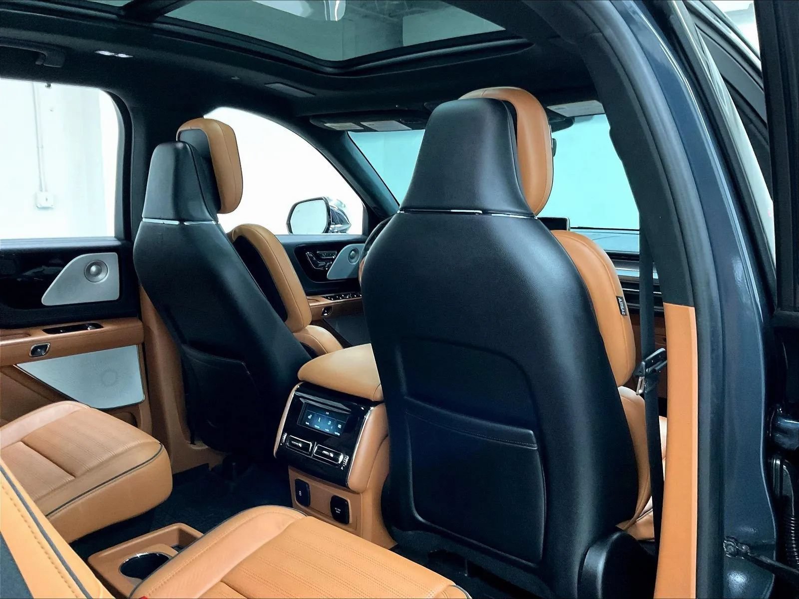 Used 2020 Lincoln Aviator Black Label w/ Dynamic Handling Package AWD/4WD image 48