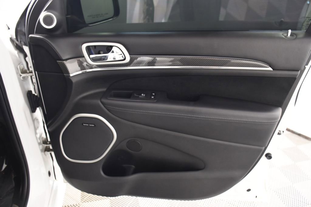 Used 2020 Jeep Grand Cherokee SRT AWD/4WD image 18