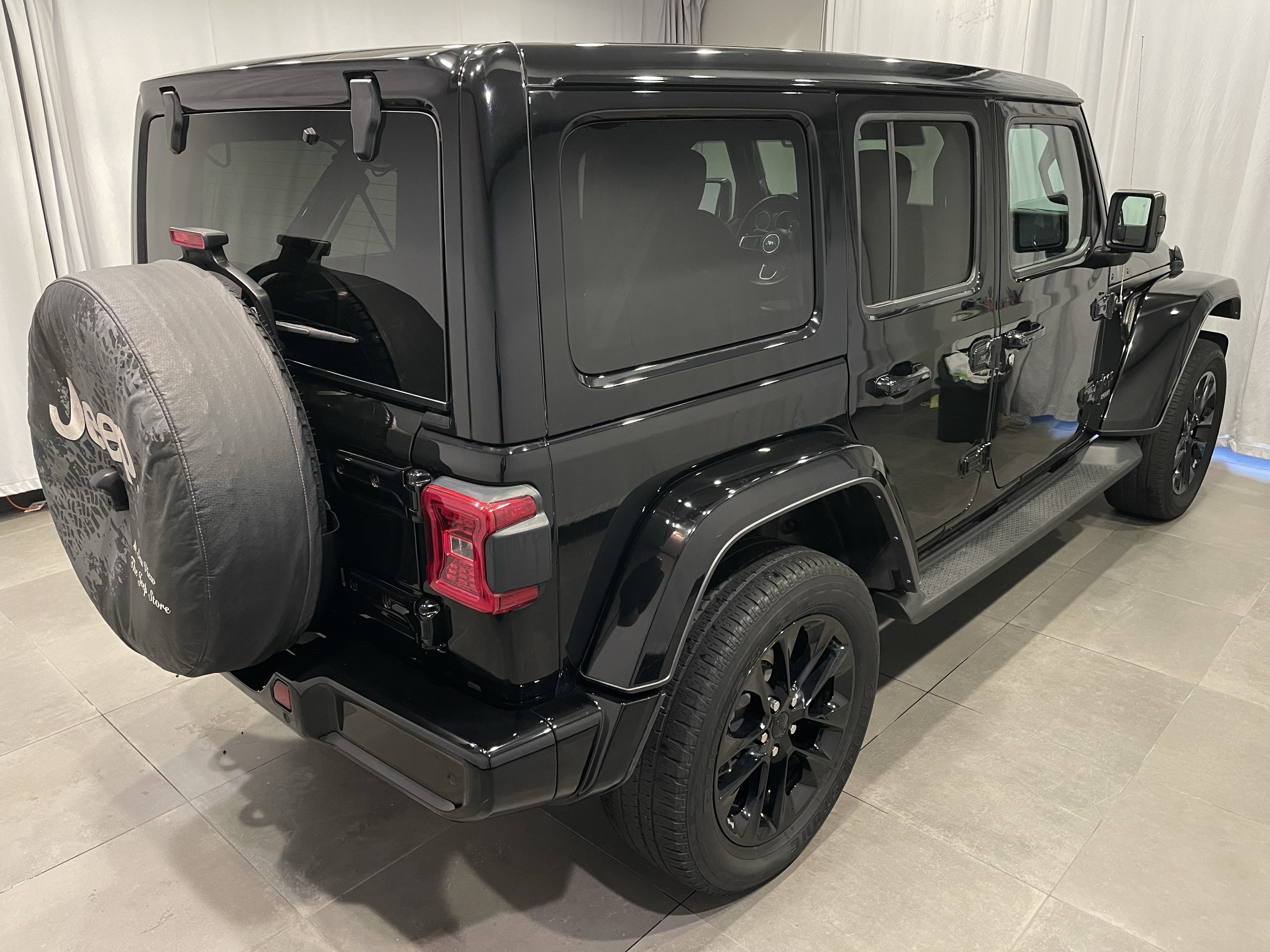 Used 2021 Jeep Wrangler Unlimited Sahara AWD/4WD image 6
