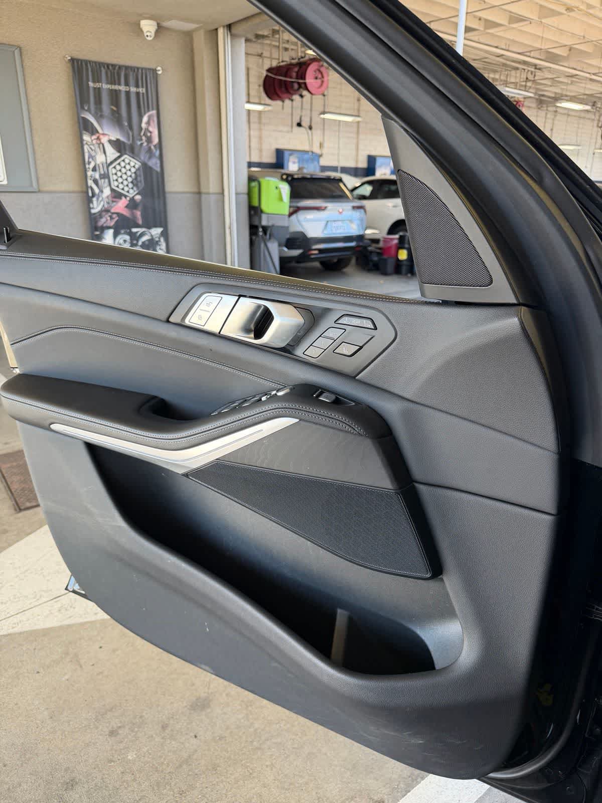 Used 2022 BMW X7 xDrive40i w/ Parking Assistance Package AWD/4WD image 23