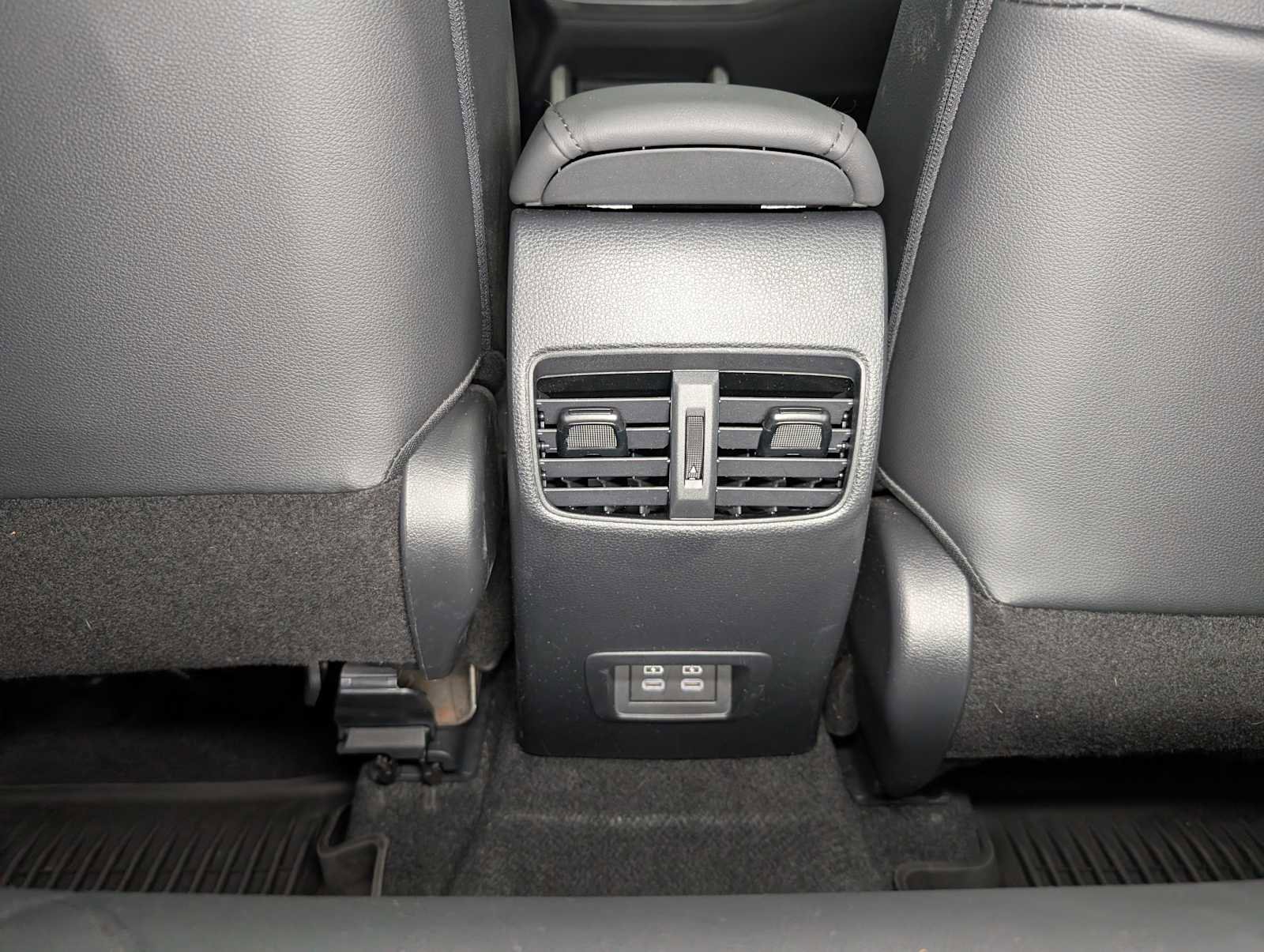 Used 2024 Toyota Corolla Cross XSE w/ Convenience Package AWD/4WD image 22