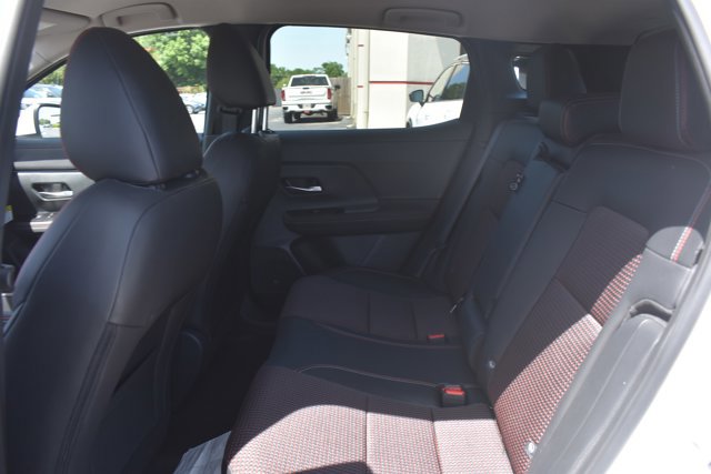 Used 2025 Nissan Kicks SR FWD image 14