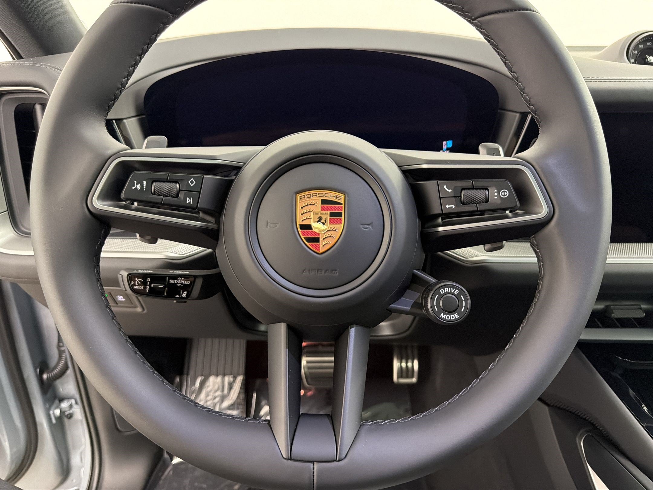 New 2026 Porsche Cayenne Coupe AWD/4WD image 16