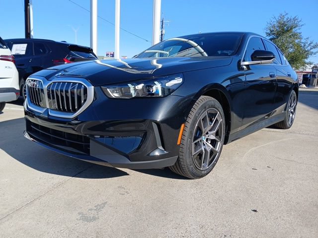 New 2026 BMW 530i RWD image 3