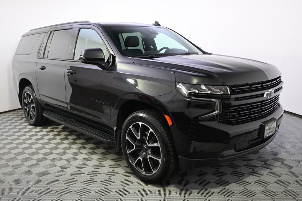Used 2023 Chevrolet Suburban RST w/ Luxury Package AWD/4WD image 8