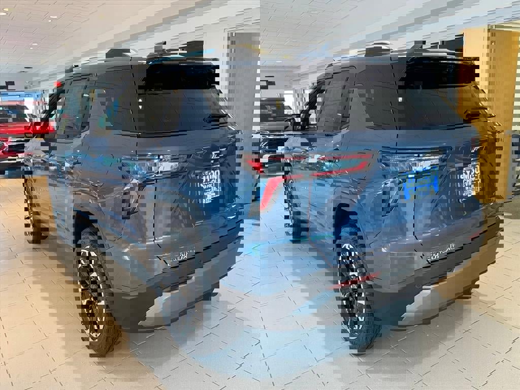 New 2026 Chevrolet Equinox LT w/ Convenience Package II image 2