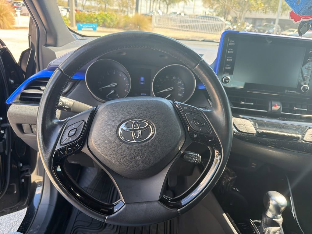 Used 2020 Toyota C-HR XLE image 15
