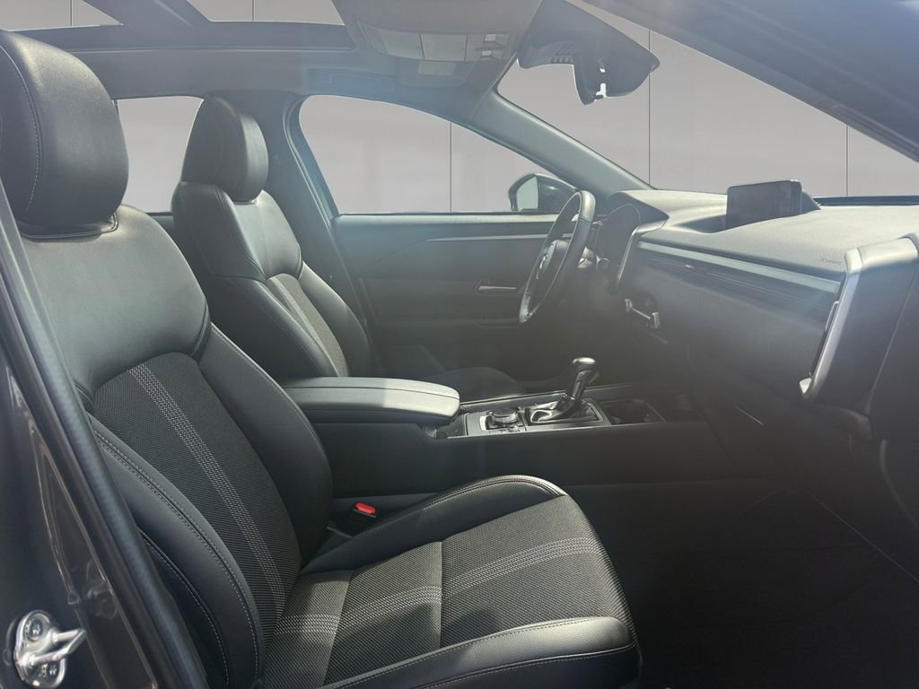 Used 2025 MAZDA CX-50 AWD 2.5 S w/ Premium Package image 17