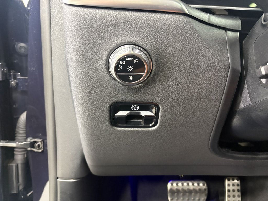 Used 2024 Mercedes-Benz GLC 43 AMG 4MATIC image 11