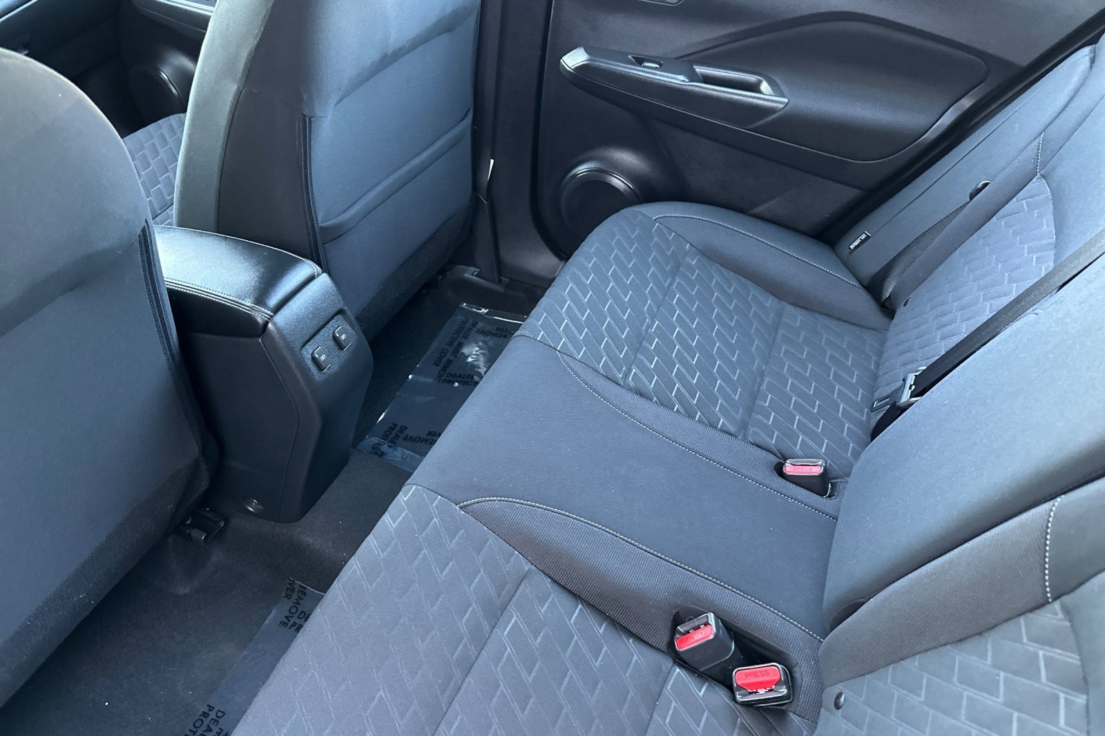 Used 2023 Nissan Kicks SV image 12