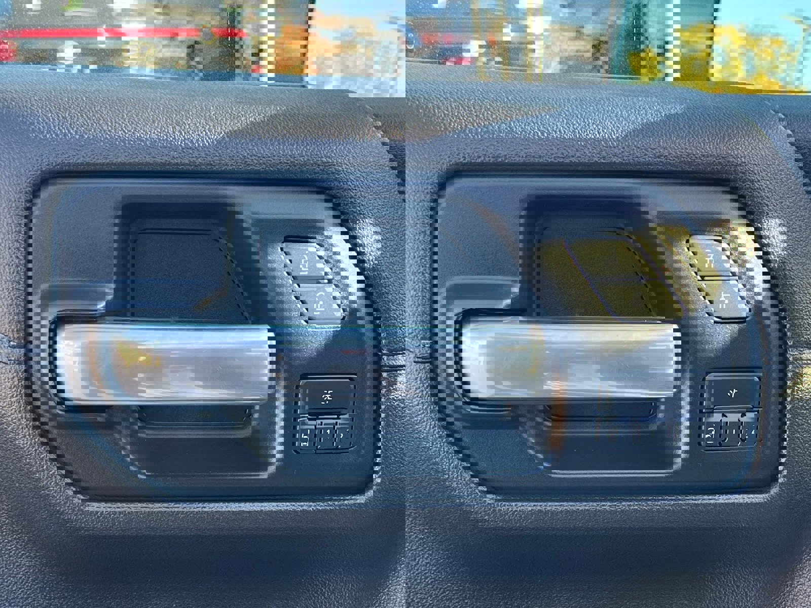 Used 2019 Chevrolet Silverado 1500 High Country w/ Z71 Off-Road Package image 24