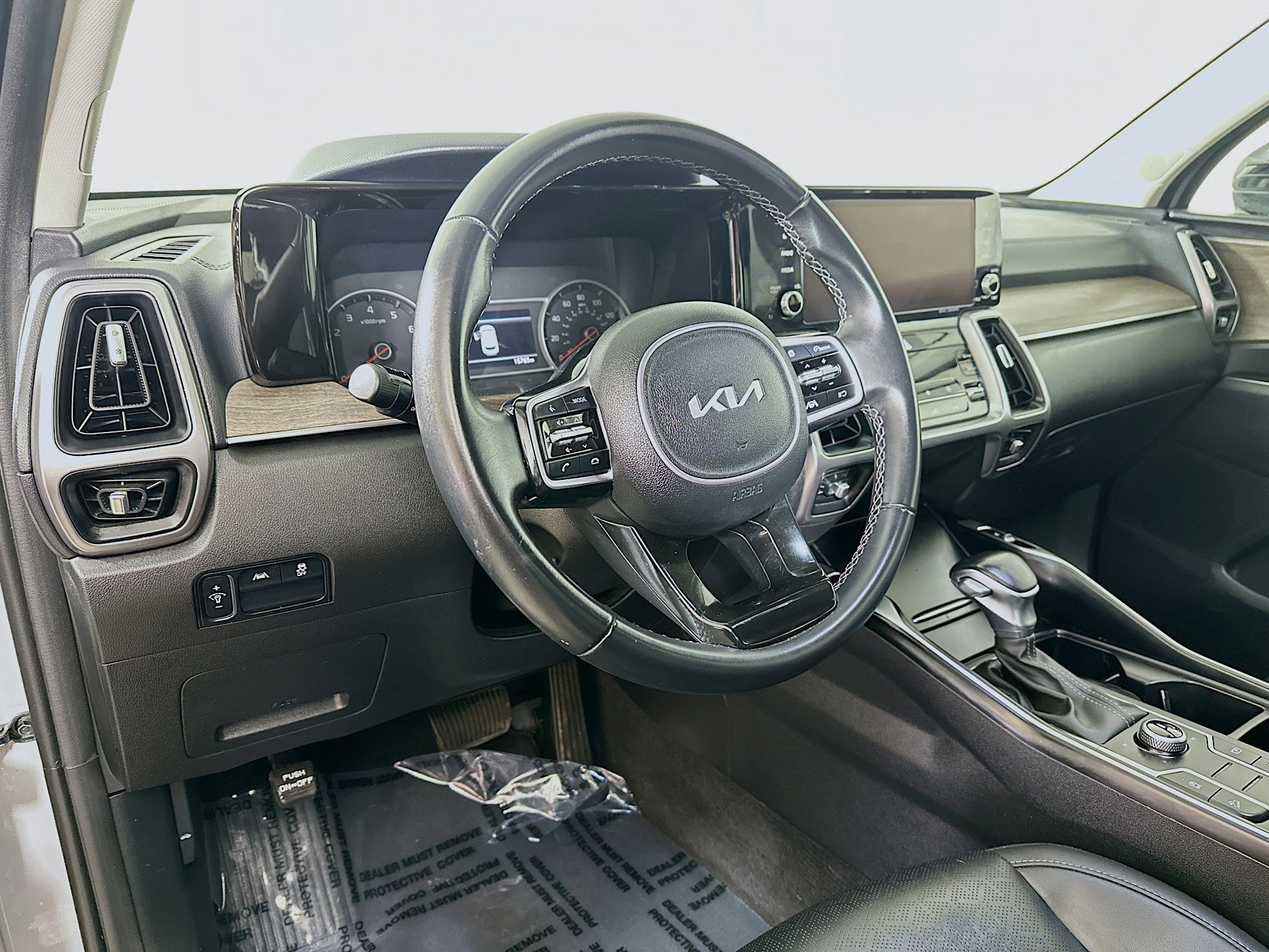 Used 2023 Kia Sorento S w/ Panoramic Sunroof Package image 9