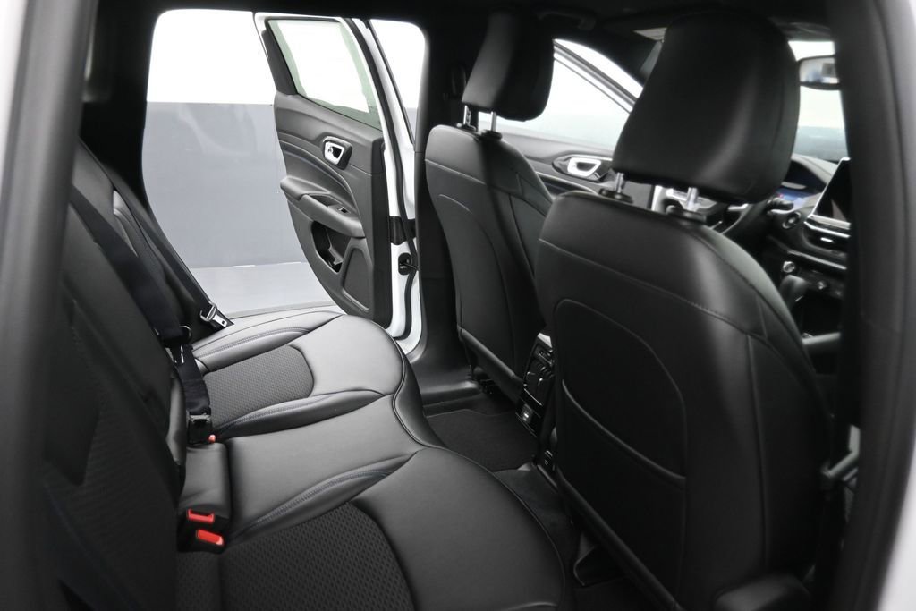 New 2026 Jeep Compass Latitude AWD/4WD image 19