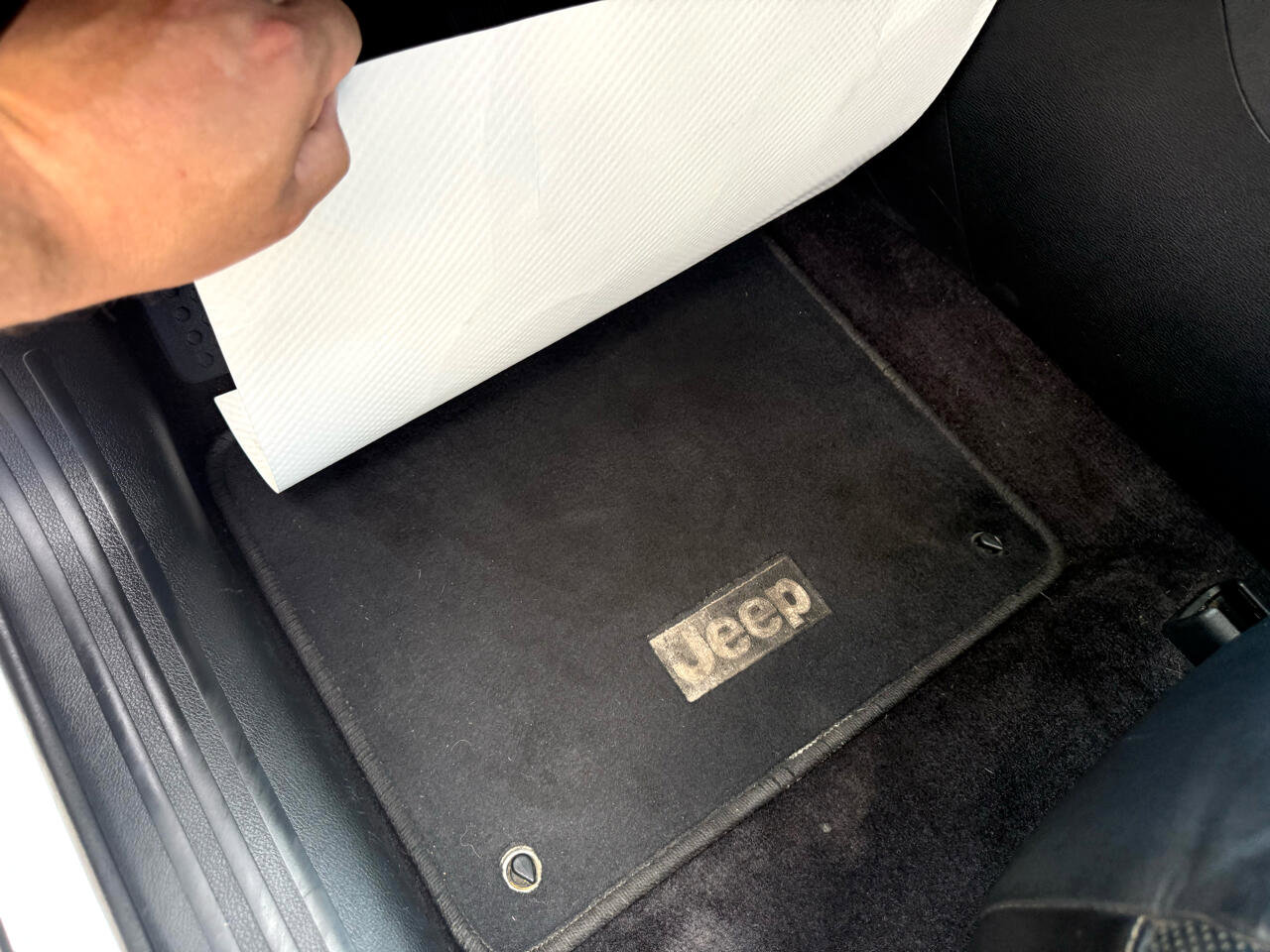 Used 2017 Jeep Cherokee High Altitude w/ Luxury Group image 30