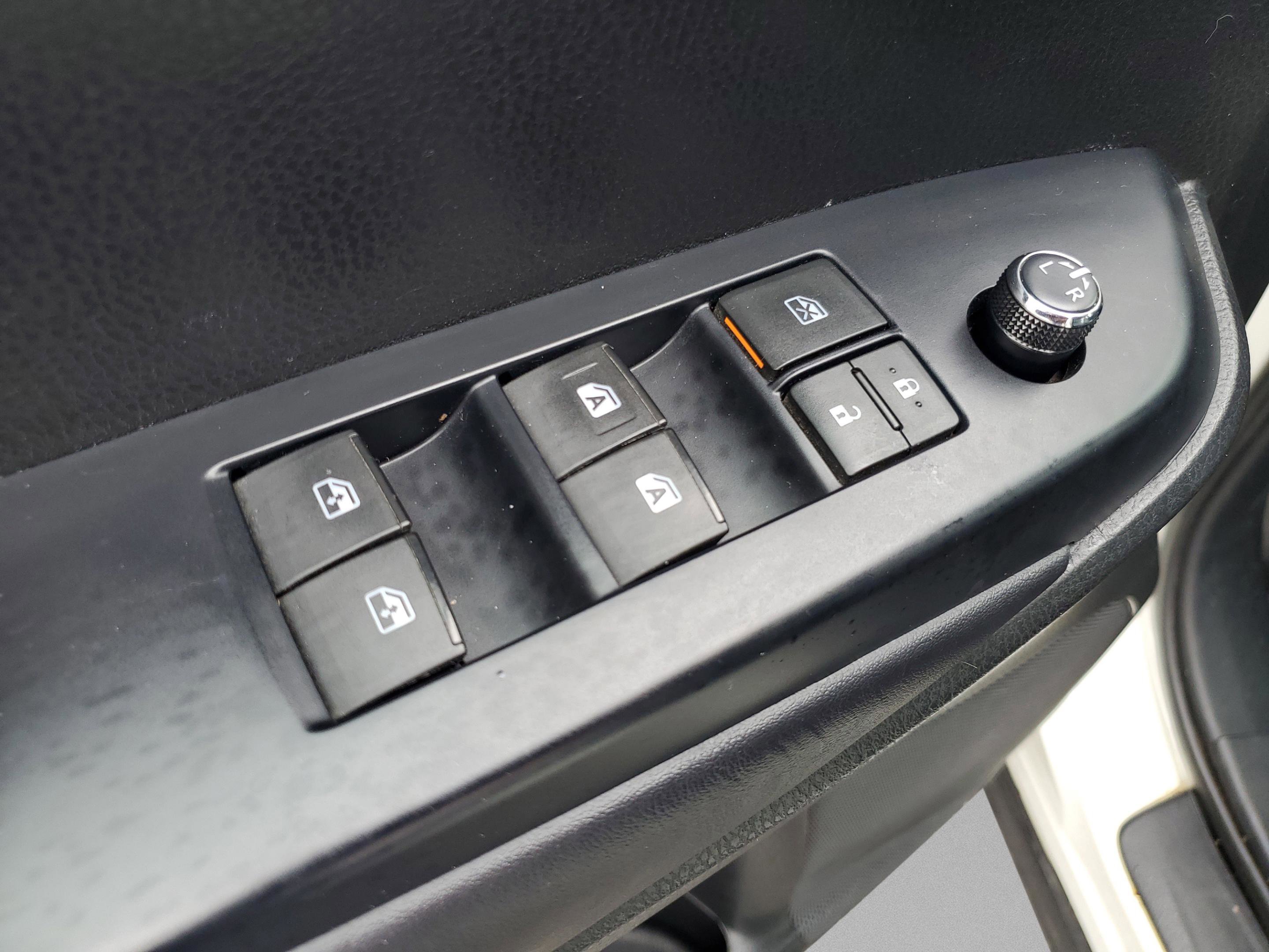Used 2016 Toyota Highlander XLE AWD/4WD image 20