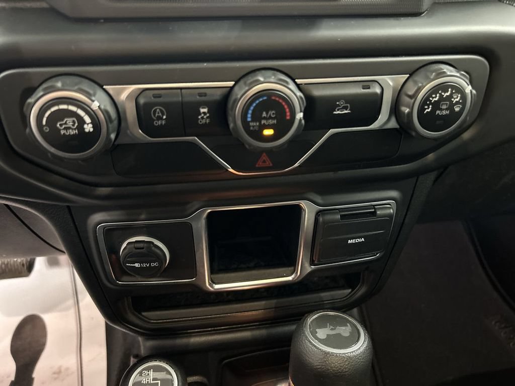 Used 2021 Jeep Wrangler Unlimited Sport AWD/4WD image 16