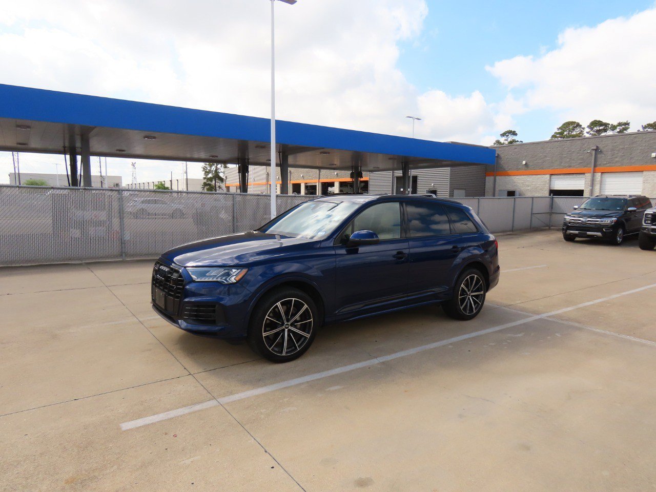 Used 2023 Audi Q7 3.0T Premium Plus w/ Premium Plus Package image 2