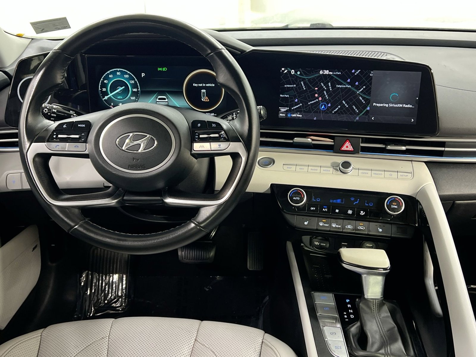 Used 2022 Hyundai Elantra Limited image 27