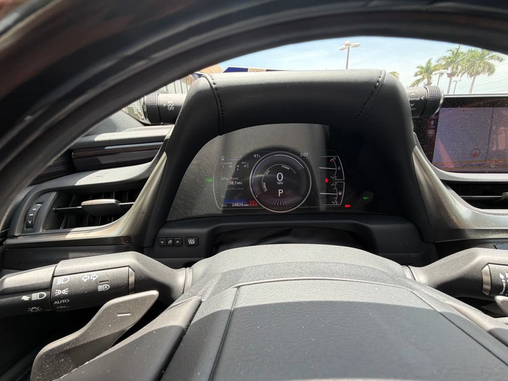 Used 2019 Lexus ES 300h w/ Premium Package FWD image 18