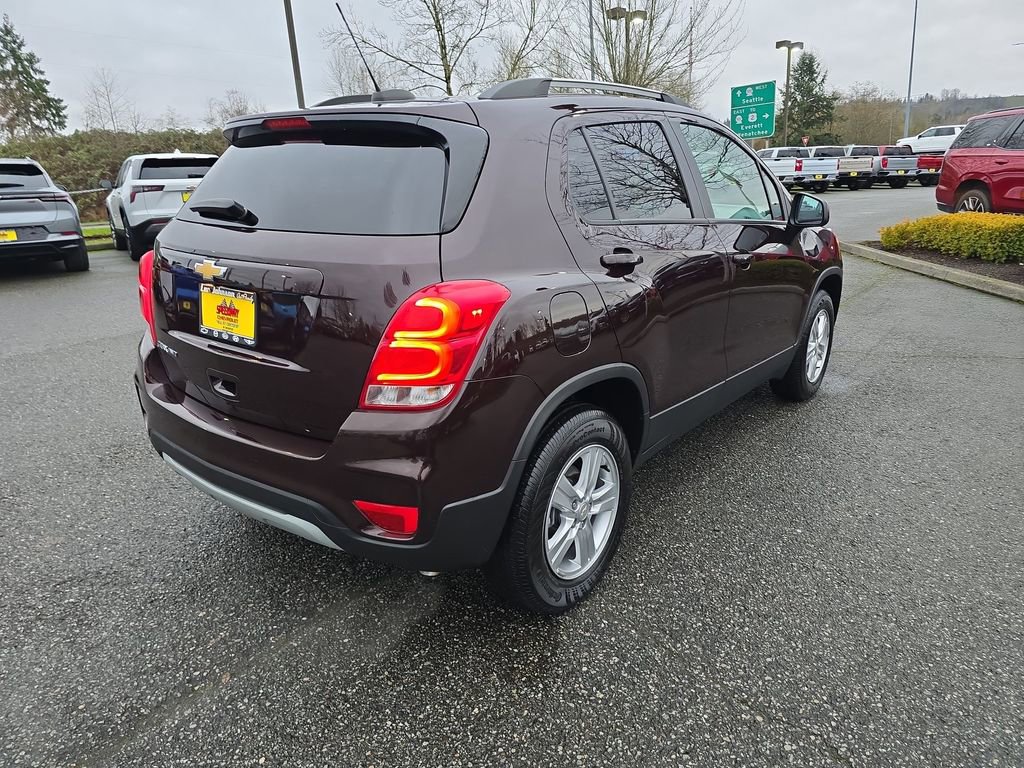 Certified 2022 Chevrolet Trax LT w/ LT Convenience Package image 6