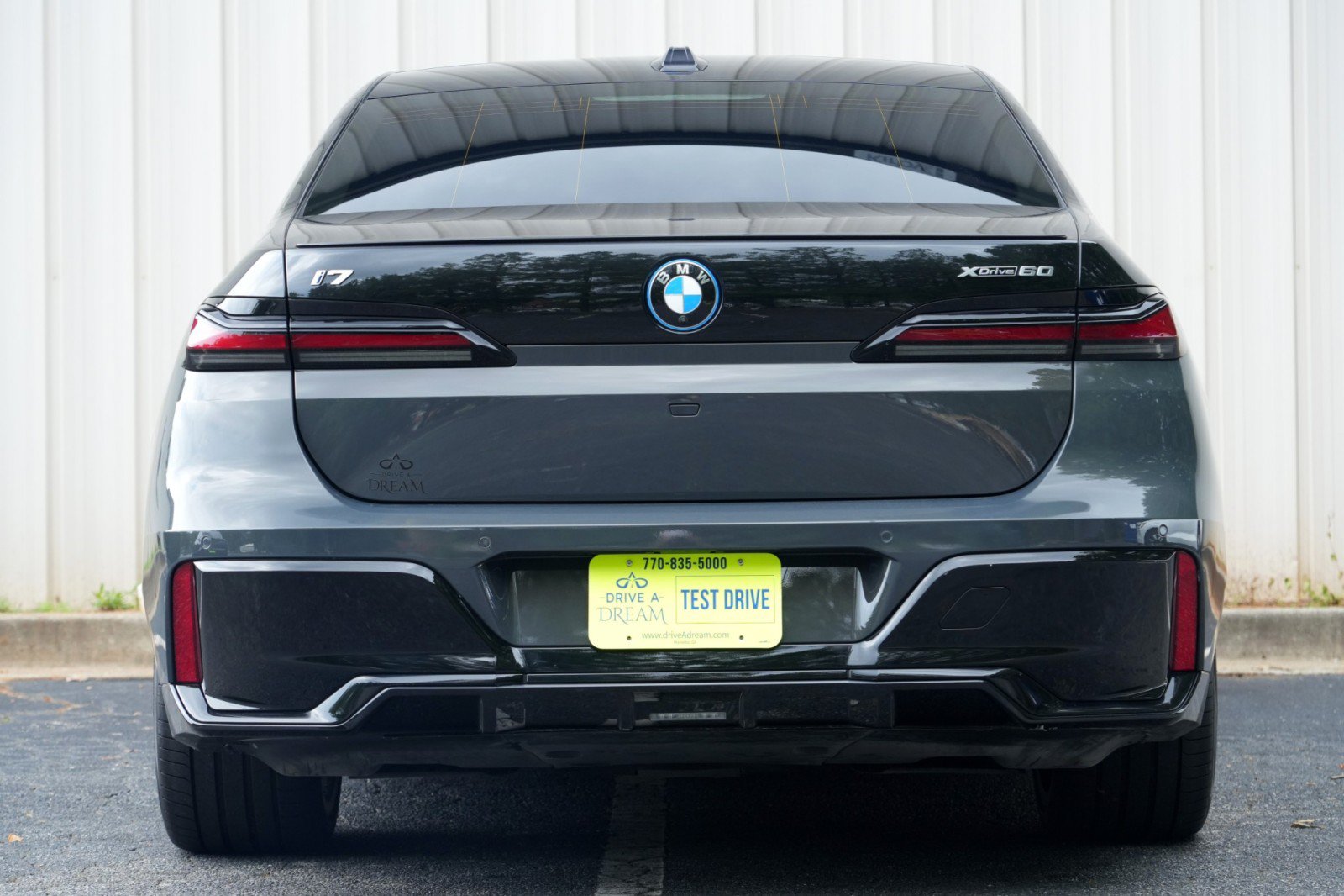 Used 2023 BMW i7 xDrive60 w/ Executive Package 2 AWD/4WD image 11