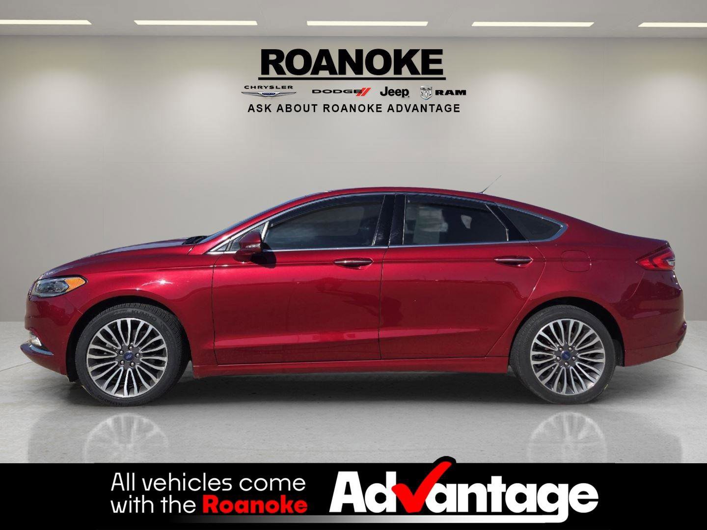 Used 2017 Ford Fusion SE w/ Fusion SE Technology Package AWD/4WD image 4