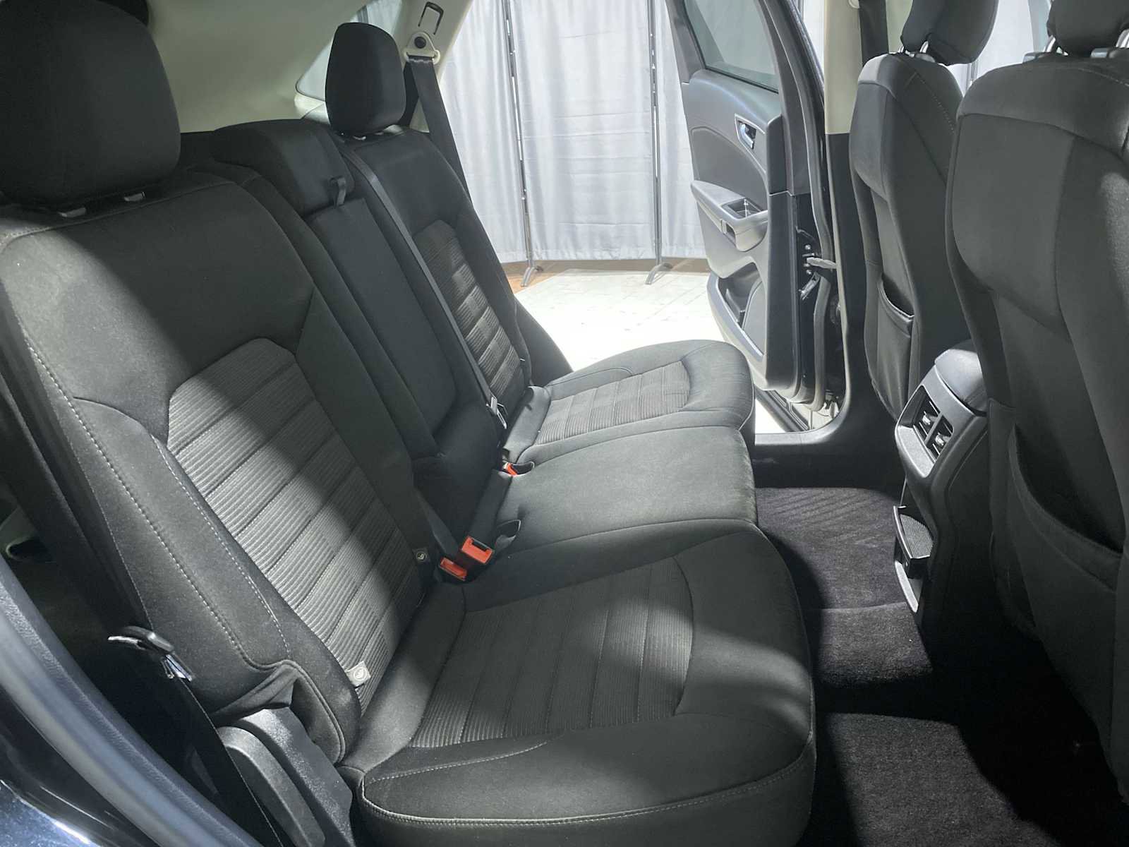 Used 2015 Ford Edge SEL image 13