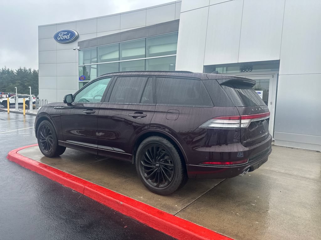 Used 2023 Lincoln Aviator Reserve w/ Equipment Group 201A AWD/4WD image 2