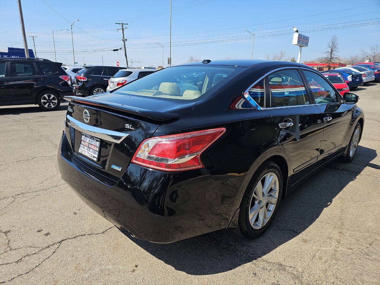 Used 2013 Nissan Altima 2.5 SL w/ Technology Pkg FWD image 9