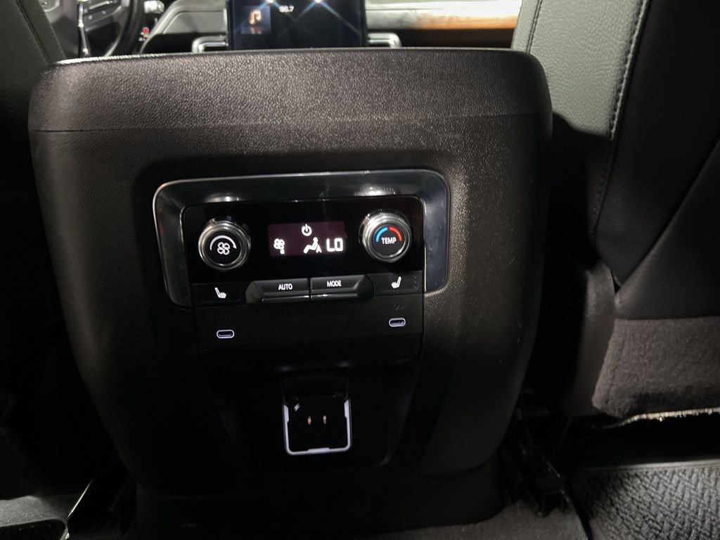 Used 2025 GMC Yukon XL Denali image 19