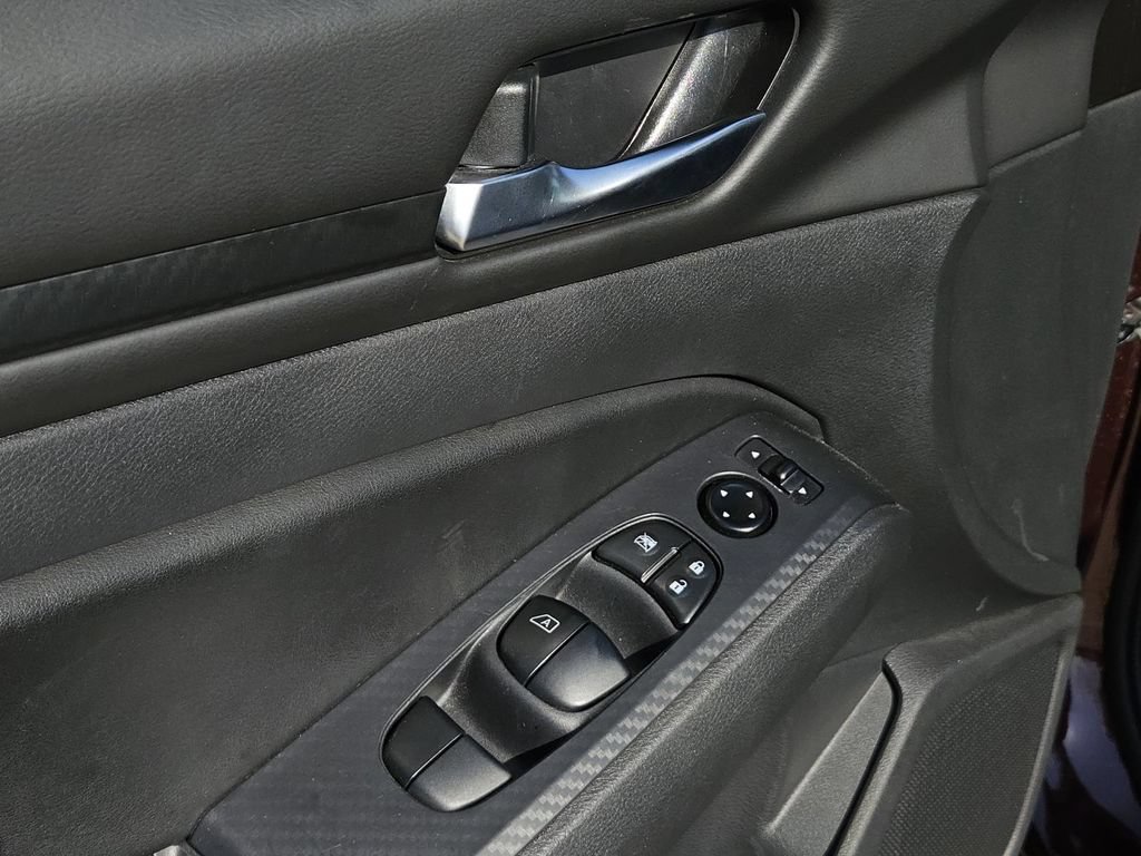 Used 2025 Nissan Altima 2.5 SV FWD image 10
