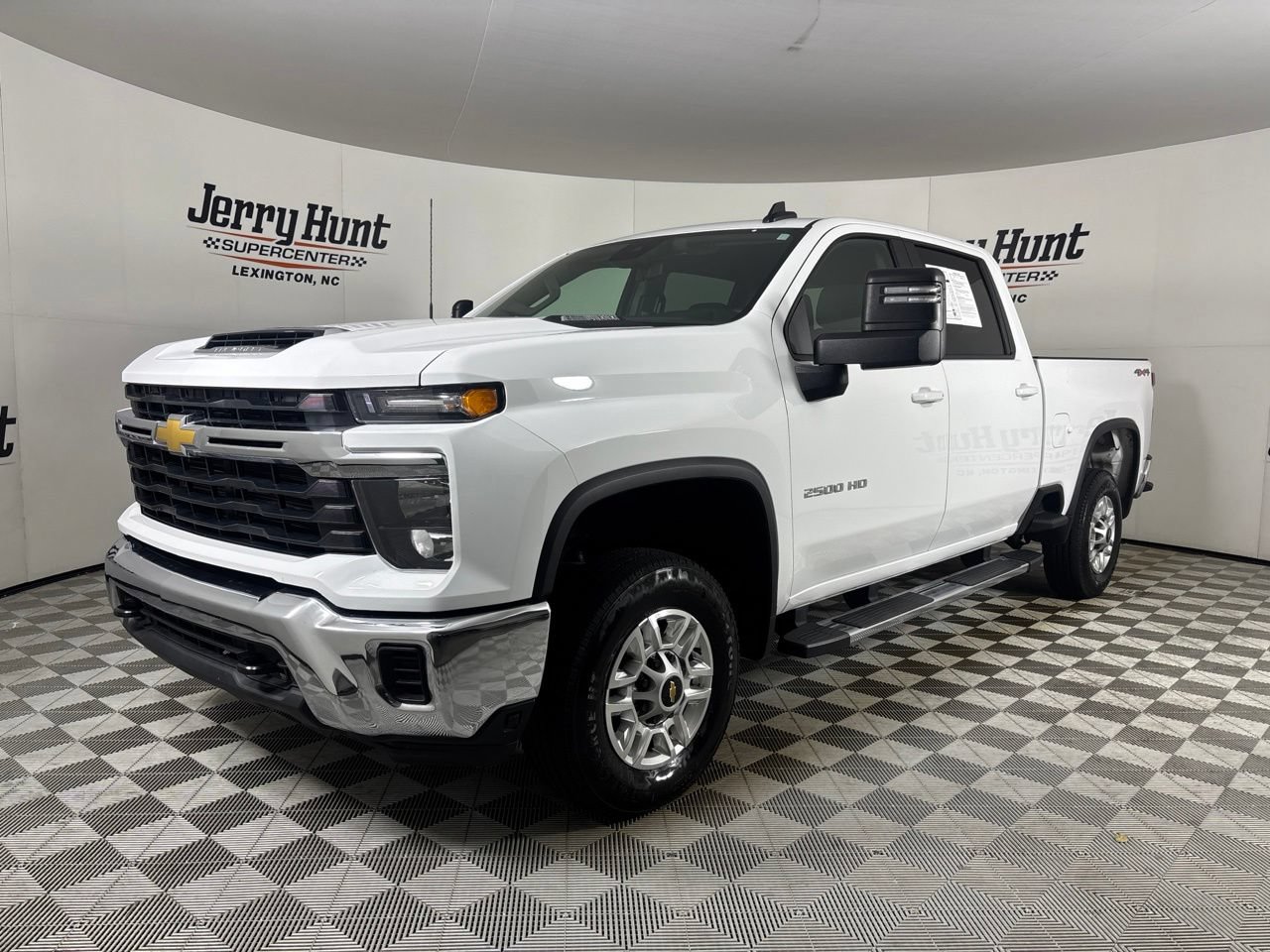 Used 2026 Chevrolet Silverado 2500 LT AWD/4WD image 1