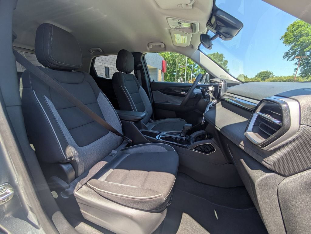 Used 2025 Chevrolet TrailBlazer LT AWD/4WD image 30