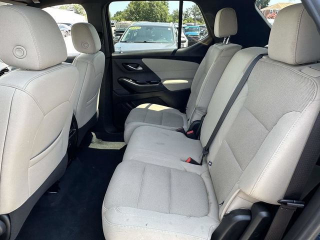 Used 2023 Chevrolet Traverse LS FWD image 18