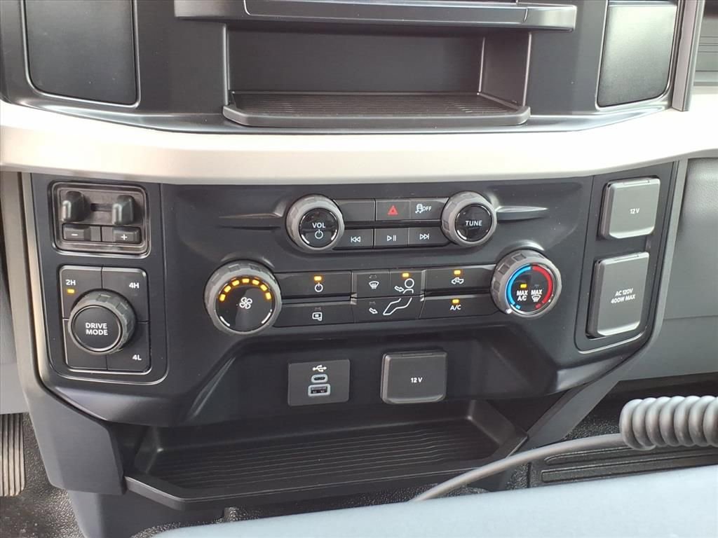 New 2026 Ford F550 4x4 Crew Cab image 18