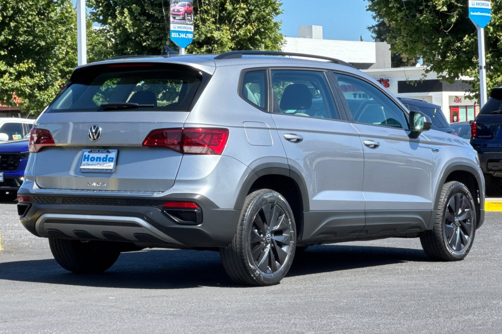 Used 2022 Volkswagen Taos S FWD image 9