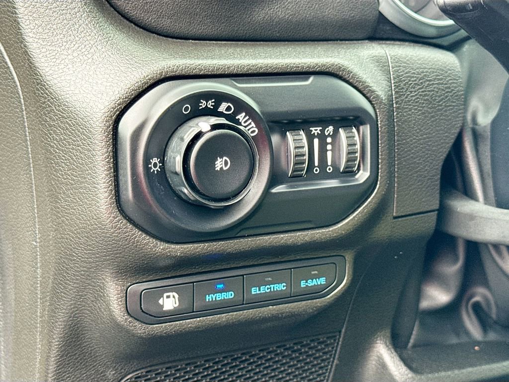 Used 2022 Jeep Wrangler Unlimited Sahara image 23