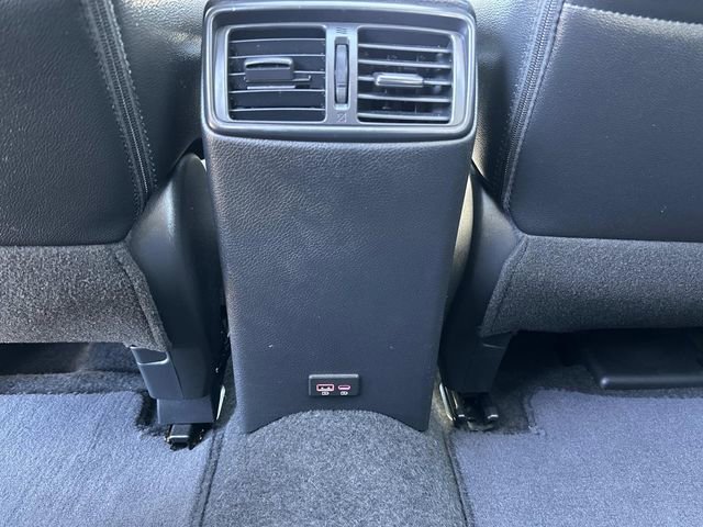 Used 2019 Nissan Rogue SL w/ Premium Package image 14