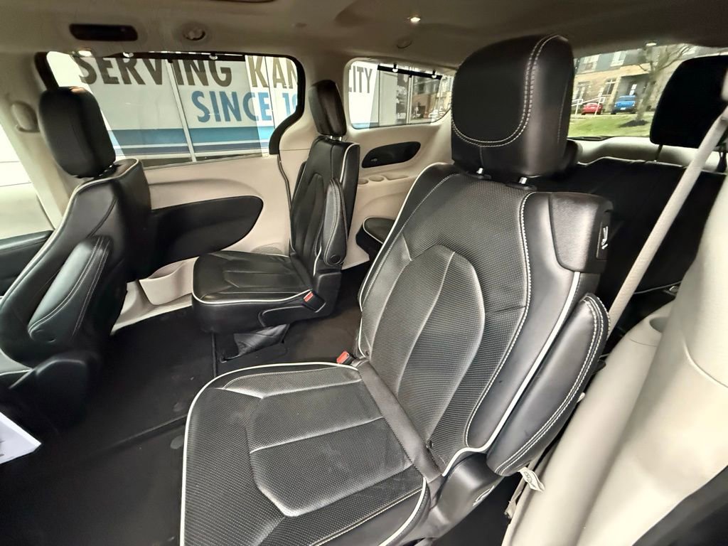 Used 2023 Chrysler Pacifica Limited image 29