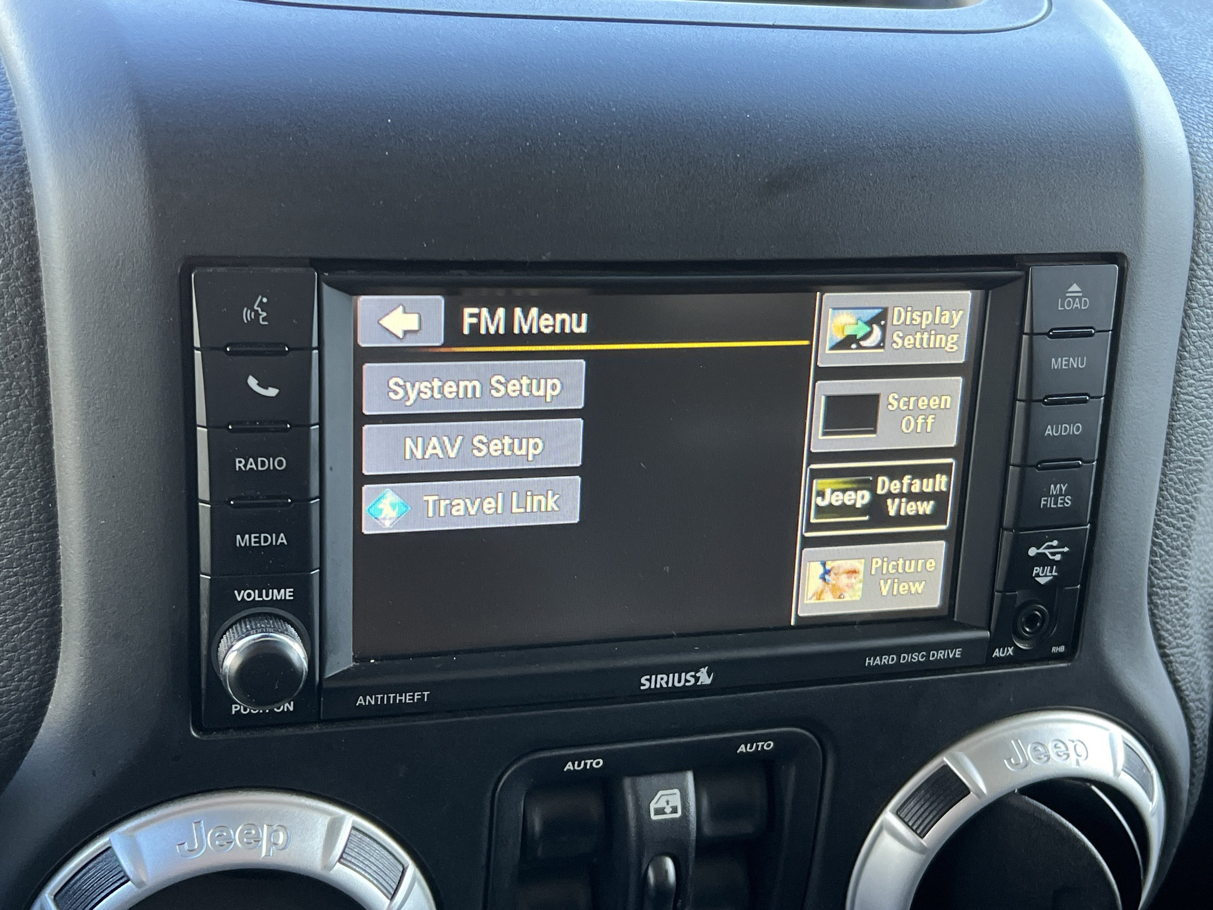 Used 2016 Jeep Wrangler Unlimited Rubicon w/ Connectivity Group image 13