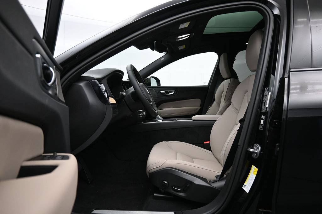 New 2026 Volvo XC60 T8 Plus w/ Protection Package Premier AWD/4WD image 19